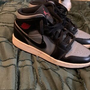 Women’s Air Jordan 1 Mid Size 8